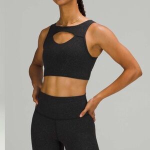 Lululemon Everlux Cut-Out Train Bra *Medium Support, B/C Cups
Crunch Back